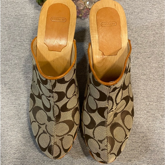 Coach Signature Clogs - Picture 2 of 8